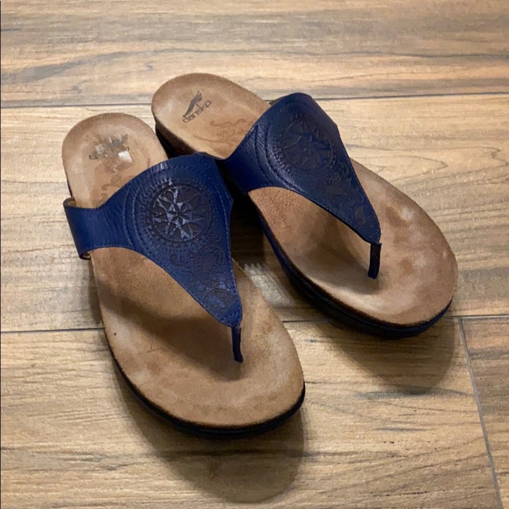 Dansko flip flop sandals